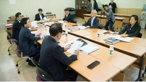 한국당, 진박·영남 다선 인적쇄신…1월 중순 새로운 인물 영입