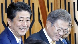 마이니치 “아베 내각 지지율 41%…不지지율 38%” 