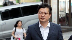 靑 “송인배 비서관 정치자금법 위반 의혹, 檢 판단·결론 지켜보겠다”