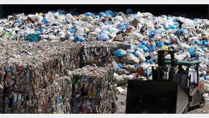 신화통신 “12월31일부터 고형폐기물 32종 수입 금지”