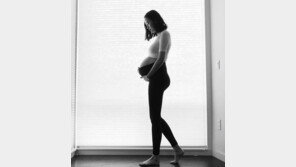 ‘득녀’ 혜박 “53시간 만에 만난 럭키…엄마·아빠 닮아 무척 길게 태어나”