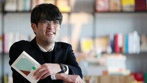 시집 읽으며 힐링 ‘위트앤시니컬’  백년의 역사 가진 서점 꿈꾼다