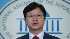 與, 野 보이콧 예고에 “국민 두렵지 않나…국회 복귀하라”