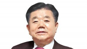 피혁염료사업서 OLED 재료로 성공적 사업 확장… 기업가치↑