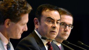 日 닛산 자동차 재건 신화 세운 곤 회장 체포…르노 주가 13% ↓