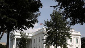 백악관 기자협회, 연례행사 연사로 反트럼프 작가 선정