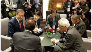 [화보]靑, 文대통령 싱가포르-파푸아뉴기니 순방 B컷 공개