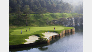 경찰, ‘골프장 성관계’ 영상 수사 착수…전 증권사 부사장, 고소장 제출