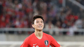 호랑이 기성용 빠진 곳에 범 등장… 황인범, 자리 잡았다