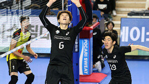 현대캐피탈로 복귀한 이승원, 18블로킹으로 OK저축은행 잡다