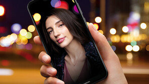 가볍고 디자인 깔끔해 손에 착… 야간촬영-아웃포커싱은 미흡