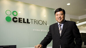 셀트리온 서정진 회장 ‘승무원에 갑질’?…사측 “덜익은 라면, 승무원이 먼저”