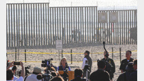 국경 간 美국토장관 “망명신청 거부 금지 항소”