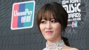 ‘축구 여신’ 신아영 결혼 소식에 팬들 “장군님이 가시다니…좋으면서 슬퍼” 