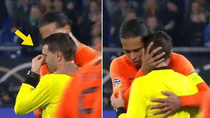 [영상]경기종료 휘슬 불며 눈물 터트린 축구 주심…무슨일 있었기에?