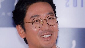 [연예 뉴스 스테이션] 하정우 ‘걷는 사람, 하정우’ 에세이 발간