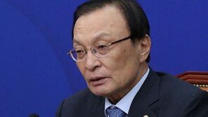 이해찬 “안희정은 논란의 여지가 없고, 이재명은 부인하고 있지 않냐”