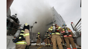 통신·결제·지하철보관함까지 먹통…KT화재 현장도 아수라장