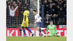 손흥민 “놀랍고 믿을 수 없는 밤…팬들에게 감사”