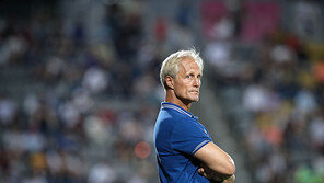 [현장 리포트] 강등싸움, 최종 라운드로…‘생존’ 고기를 먹어본 인천의 힘