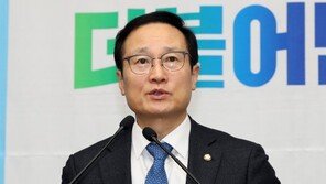 홍영표 “자영업자 매출에 따라 수수료 부담 차이 불합리”