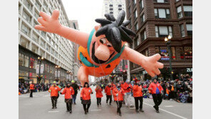 美 시카고 공항들, 폭풍경보로 항공기 669편 운항 차질