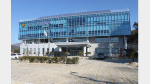 옷 갈아입는 척…명품매장 피팅룸서 의류 보안태그 떼고 가방에 ‘쏙’