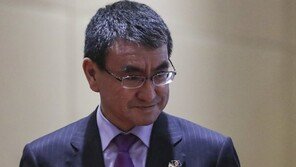 고노 日외상 “나기미네 주한 日대사 귀국 검토 안해”