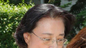 ‘경비원 임금 회삿돈 대납’ 조양호 부인 이명희 검찰 소환