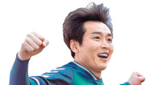 ‘불혹의 전설’ 이동국, 전북서 1년 더 뛴다