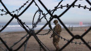 美 정부 캘리포니아 국경 철통방어, 정규군 300여명 보강