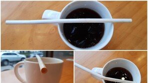 스타벅스 새 종이빨대 직접 써보니…‘흐물흐물’ 걱정 끝