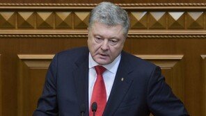 우크라이나 대통령 “러시아, 국경지대 탱크 배치 3배 늘려”