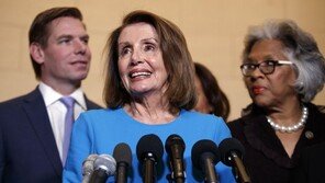 펠로시 차기 美하원의장 후보로 선출…찬성 203, 반대 32