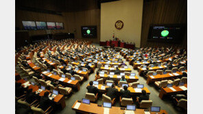 ‘리벤지포르노’ 유포시 최고 징역 5년…성폭력특례법 국회 의결