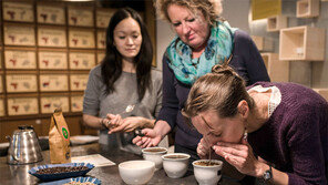 “나만 좋으면 그만”… 명품 같지않은 ‘못생긴 명품’에 지갑 연다 