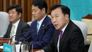 손학규 “경제악화 탓 대통령 50%붕괴…고집만 피우면 안돼”