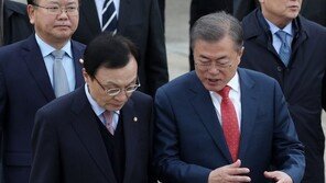 文대통령 국정지지도, 지난주와 같은 53%…1%p 상승