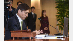 소수의견 2명 ‘찜찜한’ 금리인상…내년엔 동결하나