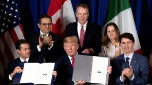 미국-멕시코-캐나다 정상, 나프타 대체하는 새 무역협정 서명