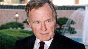 오바마, 조지 H.W. 부시 별세에 “美, 겸손한 하인·애국자 잃었다”