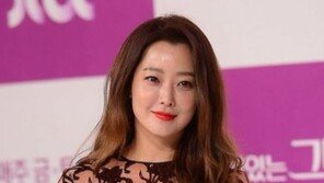 “父 나이 느껴질 때마다 먹먹”…‘부친상’ 김희선에 팬 위로 ‘봇물’