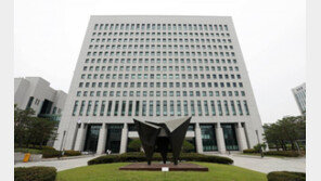 대검, ‘비위 정황’ 靑 특감반 파견 수사관 불러 조사 돌입