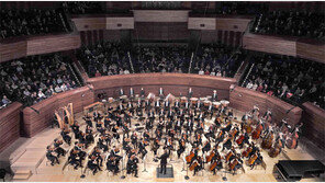 파리지앵들 “브라보” 외치며 열띤 기립박수