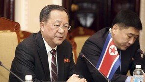 北 매체, 리용호 외무상 베트남 방문 결과 뒤늦게 보도 “친선협조 확대”