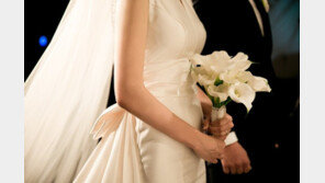 결혼중개업체 통해 처음 만난 男, 스킨십 요구하더니…