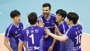 5명이 두 자릿수 득점…프로배구 대한항공, KB손해보험 제압