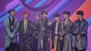 ‘시상식 싹쓸이’ BTS, 무대도 월드 클래스