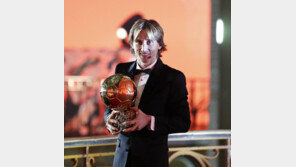 “모들언니? 그럴만해!”…모드리치 발롱도르 수상에 ‘축하 물결’