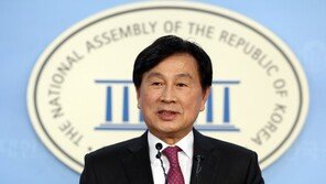 유재중, 원내대표 경선 포기…“친박·비박 분열 청산해야”